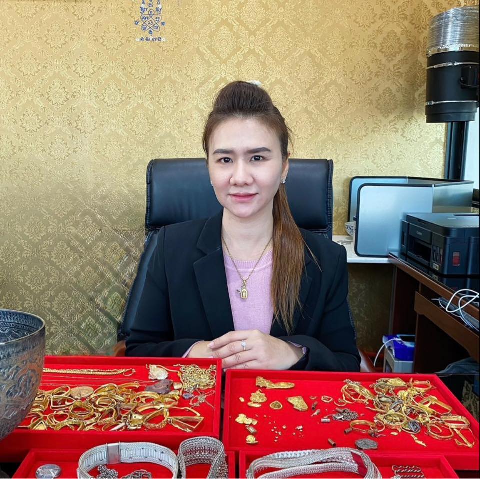 ยุ้ยบ้านทอง เจ้าของร้าน